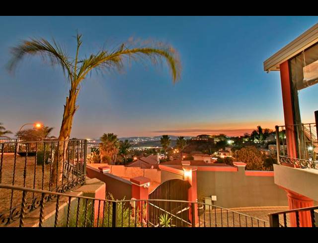 6 BEDROOM HOUSE FOR SALE IN GLENVISTA